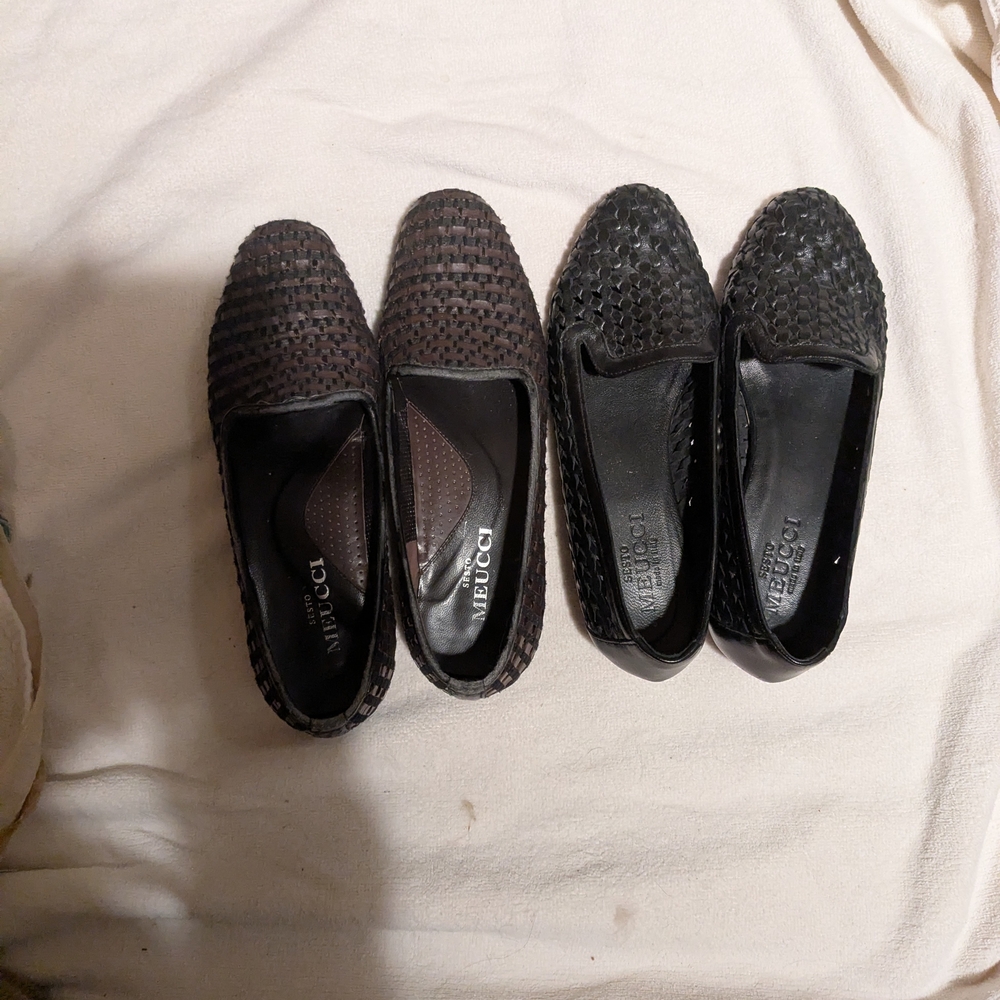 2 Pairs Of Sesto Meucci Black and Brown Loafers 7n